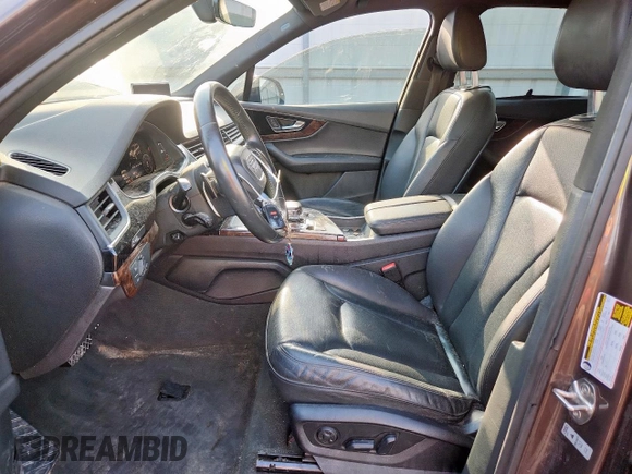2018 Audi Q7 Premium Plus z VIN WA1LAAF73JD013401, wystawiony jako Copart lot #60322005 z przebiegiem 168 325 mil mil oraz Szkoda całkowita • Salvage title. Historia ofert i sprzedaży dostępna na DreamBid. Obrazek 7.