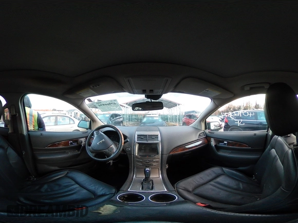 2014 Lincoln MKX z VIN 2LMDJ8JK0EBL19868, wystawiony jako IAAI lot #40960894 z przebiegiem 88 609 mil mil oraz . Historia ofert i sprzedaży dostępna na DreamBid. Obrazek 19.