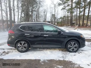 2017 Nissan Rogue SL with VIN 5N1AT2MV0HC840377, listed as a IAAI auction lot 41392637 with 111,912 mi miles. Bid and sale history available at carsss.com. Image 13.