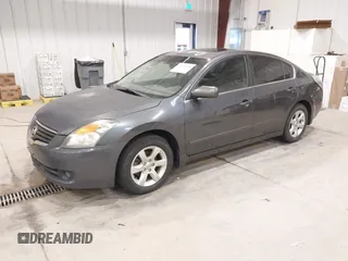2009 Nissan Altima 2.5 S with VIN 1N4AL21E19N495686, listed as a IAAI auction lot 42158801 with 202,923 mi miles. Bid and sale history available at carsss.com. Image 2.