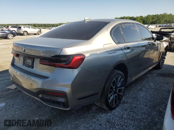 2021 BMW 7 Series 740i with VIN WBA7T2C08MCG07068, listed as a Copart auction lot 58062205 with 37,121 mi miles and Clean title. Bid and sale history available at DreamBid. Image 3.