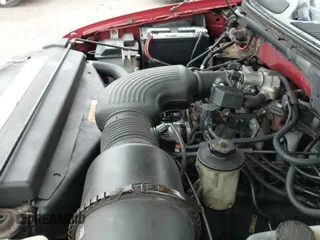 2000 Ford F-150 XL с VIN 1FTRX17W6YNA88361, выставлен на аукционе IAAI как лот 43308788 с пробегом Не указан миль и . История ставок и продаж доступна на DreamBid. Изображение 16.