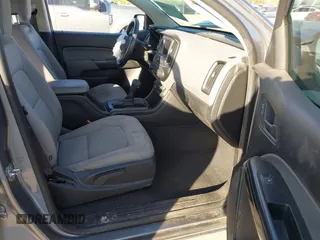 2021 Chevrolet Colorado 2WD Work Truck z VIN 1GCGSBEA4M1109275, wystawiony jako IAAI lot #41881866 z przebiegiem 62 077 mil mil oraz . Historia ofert i sprzedaży dostępna na DreamBid. Obrazek 5.