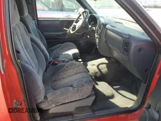 2000 GMC Sonoma SL with VIN 1GTCS145XYK251238, listed as a Copart auction lot 77899534 with 61,827 mi miles and Salvage Title. Bid and sale history available at carsss.com. Image 10.