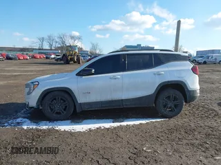2022 GMC Terrain AT4 z VIN 3GKALYEV1NL156867, wystawiony jako IAAI lot #41339310 z przebiegiem 42 696 mil mil oraz . Historia ofert i sprzedaży dostępna na DreamBid. Obrazek 14.