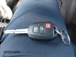 2014 Scion xB z VIN JTLZE4FE3EJ062310, wystawiony jako IAAI lot #42161012 z przebiegiem 144 877 mil mil oraz . Historia ofert i sprzedaży dostępna na DreamBid. Obrazek 11.