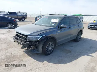 2023 Volkswagen Tiguan S z VIN 3VVRB7AX9PM132401, wystawiony jako IAAI lot #41870969 z przebiegiem 40 533 mil mil oraz . Historia ofert i sprzedaży dostępna na DreamBid. Obrazek 18.