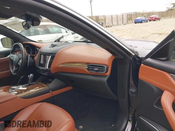 2017 Maserati Levante with VIN ZN661XUL6HX228414, listed as a IAAI auction lot 41898323 with 55,618 mi miles. Bid and sale history available at carsss.com. Image 5.