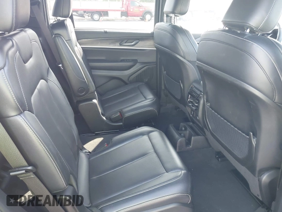 2024 Jeep Grand Cherokee Limited z VIN 1C4RJKBGXR8603689, wystawiony jako IAAI lot #42559936 z przebiegiem 21 173 mil mil oraz . Historia ofert i sprzedaży dostępna na DreamBid. Obrazek 8.