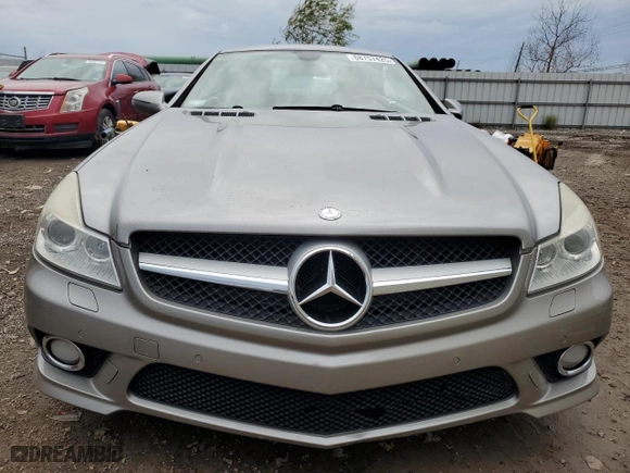 2009 Mercedes-Benz SL-Class V8 with VIN WDBSK71F49F143492, listed as a Copart auction lot 88757425 with 89,117 mi miles and Salvage Title. Bid and sale history available at carsss.com. Image 5.