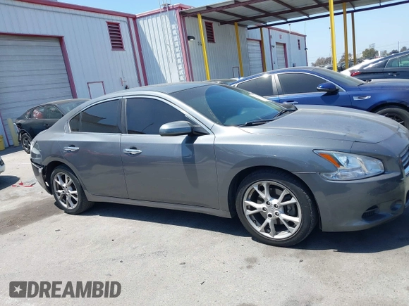 2014 Nissan Maxima S z VIN 1N4AA5AP8EC484229, wystawiony jako IAAI lot #42348184 z przebiegiem 150 681 mil mil oraz . Historia ofert i sprzedaży dostępna na DreamBid. Obrazek 13.