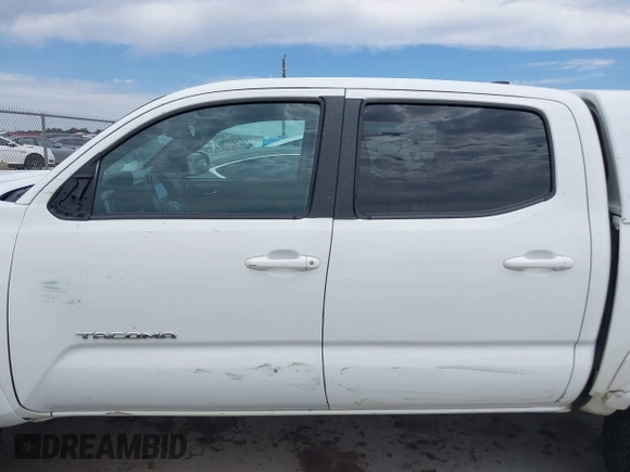 2017 Toyota Tacoma SR5 z VIN 5TFCZ5ANXHX065886, wystawiony jako IAAI lot #42308228 z przebiegiem 294 931 mil mil oraz . Historia ofert i sprzedaży dostępna na DreamBid. Obrazek 14.