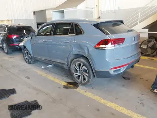 2021 Volkswagen Atlas SEL Premium with VIN 1V2TE2CA8MC207933, listed as a IAAI auction lot 41823640 with 64,425 mi miles and . Bid and sale history available at DreamBid. Image 3.