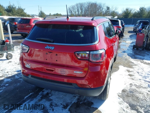 2018 Jeep Compass Altitude with VIN 3C4NJDBB0JT192615, listed as a IAAI auction lot 41633528 with 81,983 mi miles and . Bid and sale history available at carsss.com. Image 4.