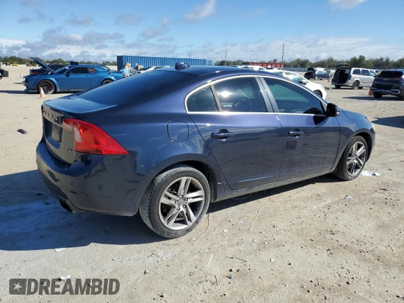 2014 Volvo S60 T5 z VIN YV1612FSXE1297575, wystawiony jako Copart lot #46664245 z przebiegiem 128 429 mil mil oraz Szkoda całkowita • Salvage title. Historia ofert i sprzedaży dostępna na DreamBid. Obrazek 3.