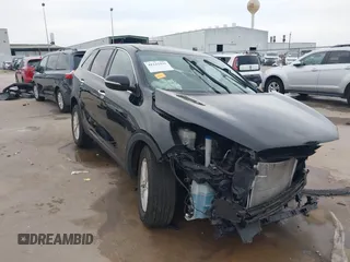 2020 Kia Sorento LX with VIN 5XYPG4A35LG642383, listed as a IAAI auction lot 41232335 with 61,802 mi miles. Bid and sale history available at carsss.com. Image 1.