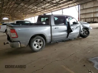 2022 Ram 1500 Big Horn z VIN 1C6SRFFT4NN119786, wystawiony jako Copart lot #52823155 z przebiegiem 26 974 mil mil oraz Szkoda całkowita • Salvage title. Historia ofert i sprzedaży dostępna na DreamBid. Obrazek 3.