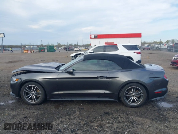 2017 Ford Mustang EcoBoost Premium z VIN 1FATP8UH5H5295852, wystawiony jako IAAI lot #41876517 z przebiegiem 132 910 mil mil oraz . Historia ofert i sprzedaży dostępna na DreamBid. Obrazek 14.