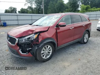 2017 Kia Sorento LX z VIN 5XYPG4A38HG237626, wystawiony jako Copart lot #57173035 z przebiegiem 141 417 mil mil oraz Szkoda całkowita • Salvage title. Historia ofert i sprzedaży dostępna na DreamBid. Obrazek 1.
