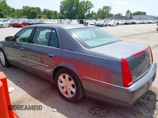 2007 Cadillac DTS Luxury I z VIN 1G6KD57Y37U116319, wystawiony jako IAAI lot #42401901 z przebiegiem 109 737 mil mil oraz . Historia ofert i sprzedaży dostępna na DreamBid. Obrazek 3.