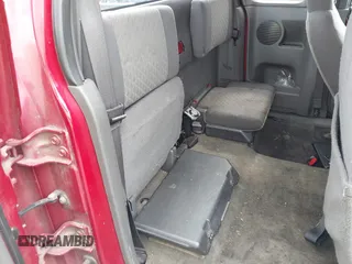 2005 GMC Canyon z VIN 1GTCS198558131522, wystawiony jako IAAI lot #42356164 z przebiegiem 347 792 mil mil oraz . Historia ofert i sprzedaży dostępna na DreamBid. Obrazek 8.