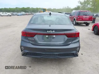 2024 Kia Forte LXS z VIN 3KPF24AD8RE754569, wystawiony jako IAAI lot #42220973 z przebiegiem 36 854 mil mil oraz . Historia ofert i sprzedaży dostępna na DreamBid. Obrazek 16.