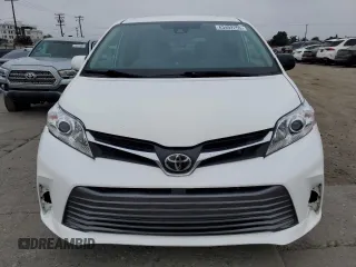 2019 Toyota Sienna LE Auto Access Seat z VIN 5TDKZ3DC2KS004815, wystawiony jako Copart lot #63492255 z przebiegiem 131 212 mil mil oraz Szkoda całkowita • Salvage title. Historia ofert i sprzedaży dostępna na DreamBid. Obrazek 5.