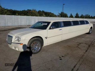 2005 Chrysler 300 C z VIN 2C3JA63H05H504299, wystawiony jako Copart lot #82318874 z przebiegiem 88 039 mil mil oraz Szkoda całkowita • Salvage title. Historia ofert i sprzedaży dostępna na DreamBid. Obrazek 1.