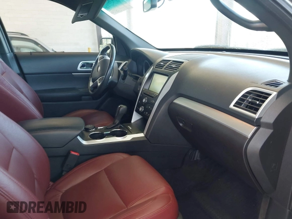 2015 Ford Explorer XLT with VIN 1FM5K8D89FGB99625, listed as a IAAI auction lot 42101023 with 136,624 mi miles and . Bid and sale history available at carsss.com. Image 5.