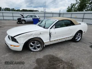 2008 Ford Mustang Deluxe z VIN 1ZVHT84N885181276, wystawiony jako Copart lot #58628205 z przebiegiem 63 869 mil mil oraz Szkoda całkowita • Salvage title. Historia ofert i sprzedaży dostępna na DreamBid. Obrazek 1.