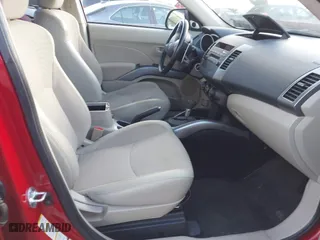 2008 Mitsubishi Outlander SE with VIN JA4LT31W68Z011269, listed as a IAAI auction lot 41321772 with 1 mi miles. Bid and sale history available at carsss.com. Image 5.