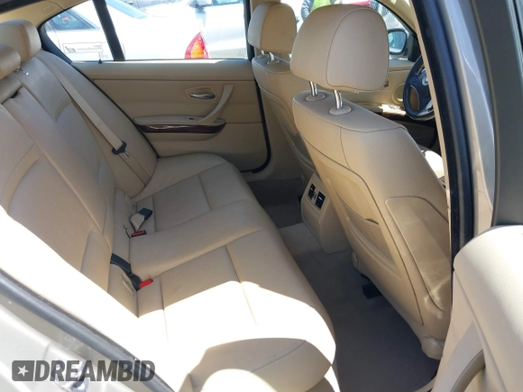 2009 BMW 3 Series 328i xDrive z VIN WBAPK53529A644875, wystawiony jako IAAI lot #42247084 z przebiegiem 158 903 mil mil oraz . Historia ofert i sprzedaży dostępna na DreamBid. Obrazek 8.