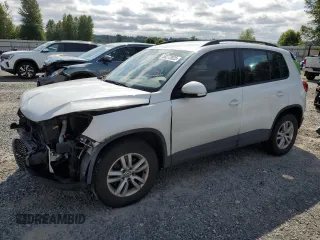 2017 Volkswagen Tiguan S z VIN WVGBV7AX4HK023629, wystawiony jako Copart lot #58272925 z przebiegiem 56 429 mil mil oraz Szkoda całkowita • Salvage title. Historia ofert i sprzedaży dostępna na DreamBid. Obrazek 1.