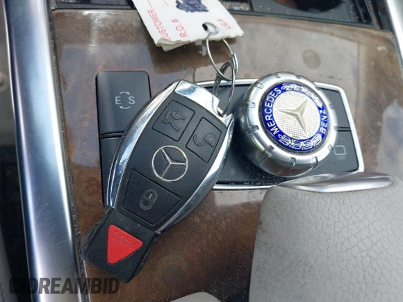 2016 Mercedes-Benz E 350 Sport z VIN WDDHF5KB5GB201488, wystawiony jako IAAI lot #42477574 z przebiegiem 107 279 mil mil oraz . Historia ofert i sprzedaży dostępna na DreamBid. Obrazek 11.