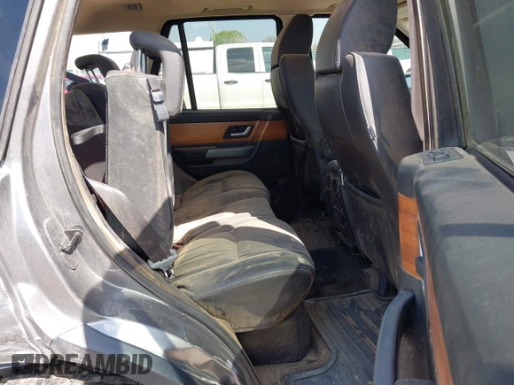 2008 Land Rover Range Rover Sport HSE with VIN SALSK254X8A127427, listed as a IAAI auction lot 42030215 with 138,840 mi miles and . Bid and sale history available at DreamBid. Image 8.