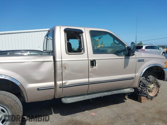 1999 Ford F-250 XL z VIN 1FTNX21F8XEA90902, wystawiony jako IAAI lot #42268377 z przebiegiem 216 014 mil mil oraz . Historia ofert i sprzedaży dostępna na DreamBid. Obrazek 14.