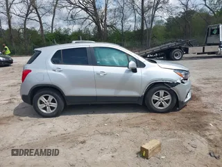 2021 Chevrolet Trax LS z VIN KL7CJKSB3MB334180, wystawiony jako IAAI lot #41951382 z przebiegiem 44 331 mil mil oraz . Historia ofert i sprzedaży dostępna na DreamBid. Obrazek 13.