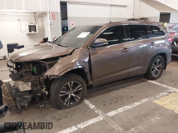 2018 Toyota Highlander LE with VIN 5TDBZRFH7JS492041, listed as a IAAI auction lot 41642278 with 90,019 mi miles and . Bid and sale history available at DreamBid. Image 2.