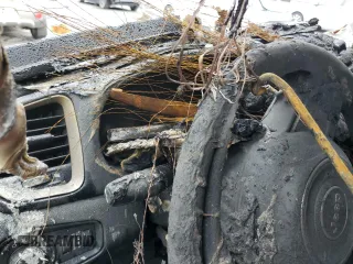2015 Jeep Renegade Latitude z VIN ZACCJBBT3FPC21804, wystawiony jako Copart lot #44161075 z przebiegiem Nie podano mil oraz Szkoda całkowita • Salvage title. Historia ofert i sprzedaży dostępna na DreamBid. Obrazek 9.