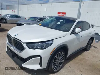 2025 BMW X2 xDrive28i with VIN WBX63GM06S5066386, listed as a IAAI auction lot 41812615 with 1,598 mi miles. Bid and sale history available at carsss.com. Image 2.
