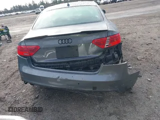 2016 Audi A5 Premium Plus z VIN WAUM2AFR8GA028573, wystawiony jako IAAI lot #40973203 z przebiegiem 72 463 mil mil oraz . Historia ofert i sprzedaży dostępna na DreamBid. Obrazek 17.