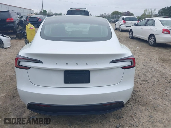 2024 Tesla Model 3 z VIN 5YJ3E1EA5RF732502, wystawiony jako IAAI lot #41871400 z przebiegiem 15 715 mil mil oraz . Historia ofert i sprzedaży dostępna na DreamBid. Obrazek 17.