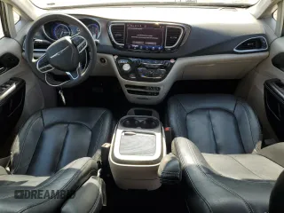2022 Chrysler Pacifica Touring L z VIN 2C4RC1BG1NR132907, wystawiony jako Copart lot #60908105 z przebiegiem 60 495 mil mil oraz Czysty tytuł • Clean title. Historia ofert i sprzedaży dostępna na DreamBid. Obrazek 8.