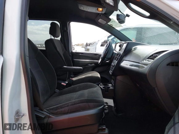 2017 Dodge Grand Caravan SE with VIN 2C4RDGBG6HR849484, listed as a IAAI auction lot 41946595 with 308,031 mi miles and . Bid and sale history available at DreamBid. Image 5.
