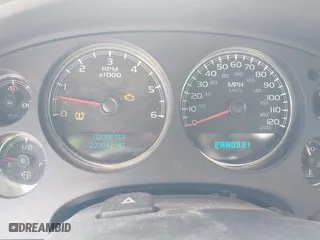 2007 Chevrolet Avalanche LTZ with VIN 3GNFK12347G281010, listed as a IAAI auction lot 42069798 with 203,042 mi miles. Bid and sale history available at carsss.com. Image 7.