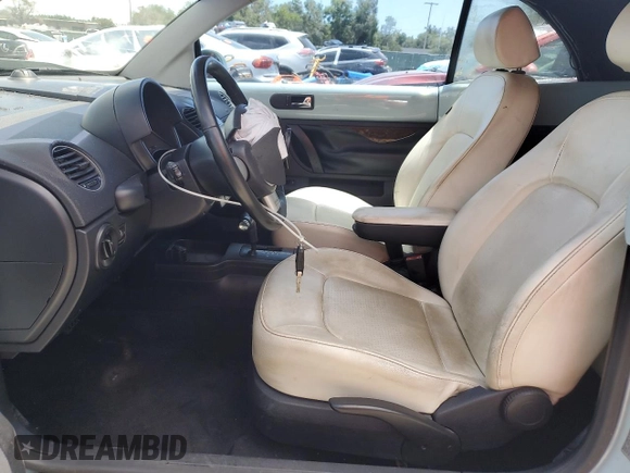 2010 Volkswagen Beetle Final Edition с VIN 3VWRW3AL4AM007786, выставлен на аукционе Copart как лот 60466375 с пробегом 177 966 миль миль и Списание • Salvage title. История ставок и продаж доступна на DreamBid. Изображение 7.