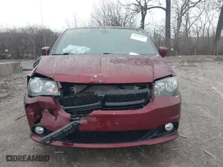 2019 Dodge Grand Caravan SE with VIN 2C4RDGBG1KR521851, listed as a IAAI auction lot 41572267 with 104,484 mi miles. Bid and sale history available at carsss.com. Image 12.