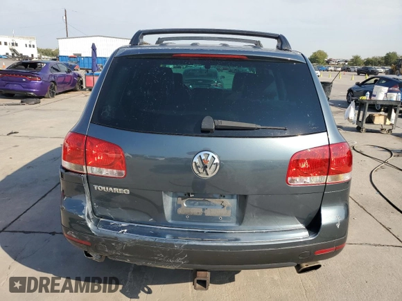 2005 Volkswagen Touareg 4.2L V8 z VIN WVGZM77L55D061960, wystawiony jako Copart lot #75717614 z przebiegiem 188 101 mil mil oraz Szkoda całkowita • Salvage title. Historia ofert i sprzedaży dostępna na DreamBid. Obrazek 6.