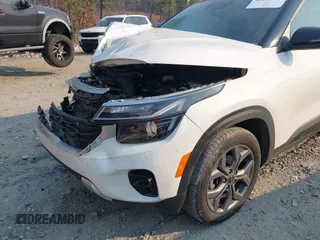 2024 Kia Seltos S z VIN KNDEU2AA2R7475621, wystawiony jako IAAI lot #41673661 z przebiegiem 31 690 mil mil oraz . Historia ofert i sprzedaży dostępna na DreamBid. Obrazek 6.