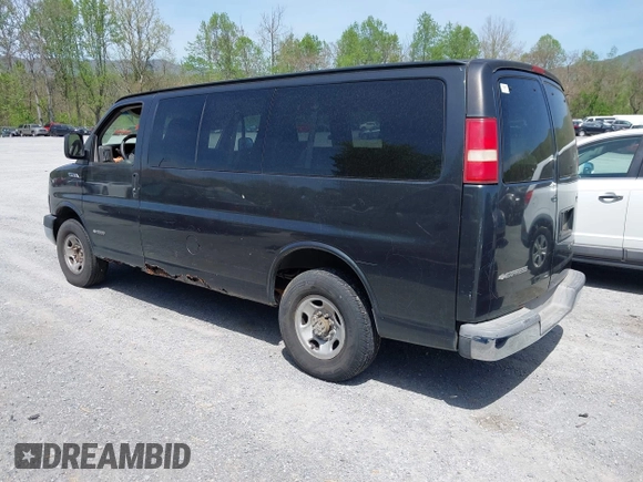 2003 Chevrolet Express Passenger with VIN 1GAHG35U631142890, listed as a IAAI auction lot 42086091 with 127,191 mi miles and . Bid and sale history available at DreamBid. Image 3.